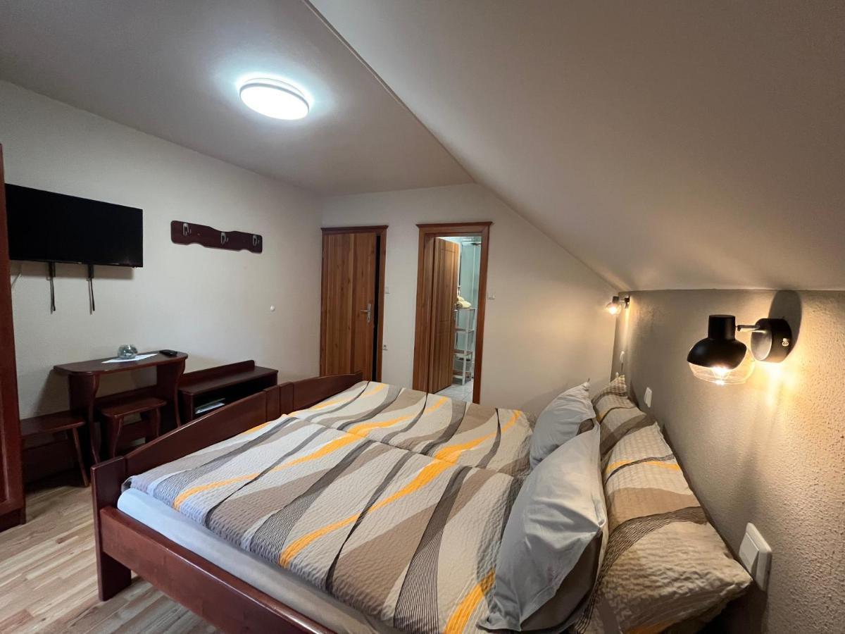 Na Logu - Farm Stay Ambroz Gregorc โซลกาวา ภายนอก รูปภาพ